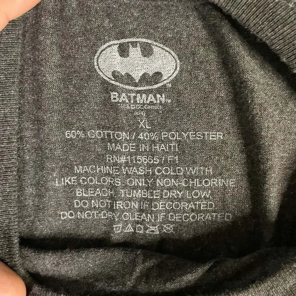 DC Comics Batman Classic Distressed Logo T-Shirt size men’s XL